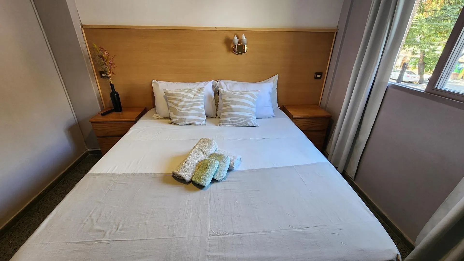 J B J Hotel Mendoza