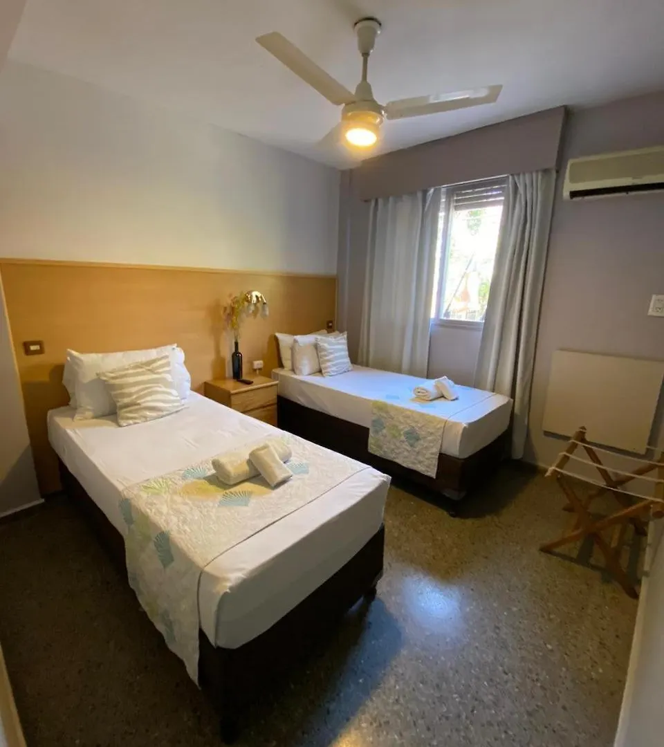 J B J Hotel Mendoza