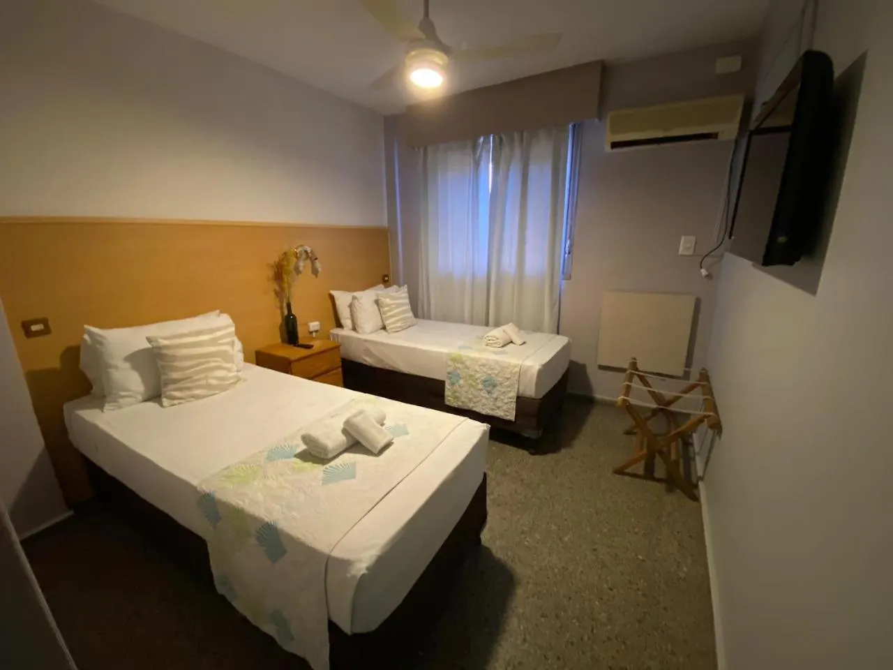 J B J Hotel Mendoza