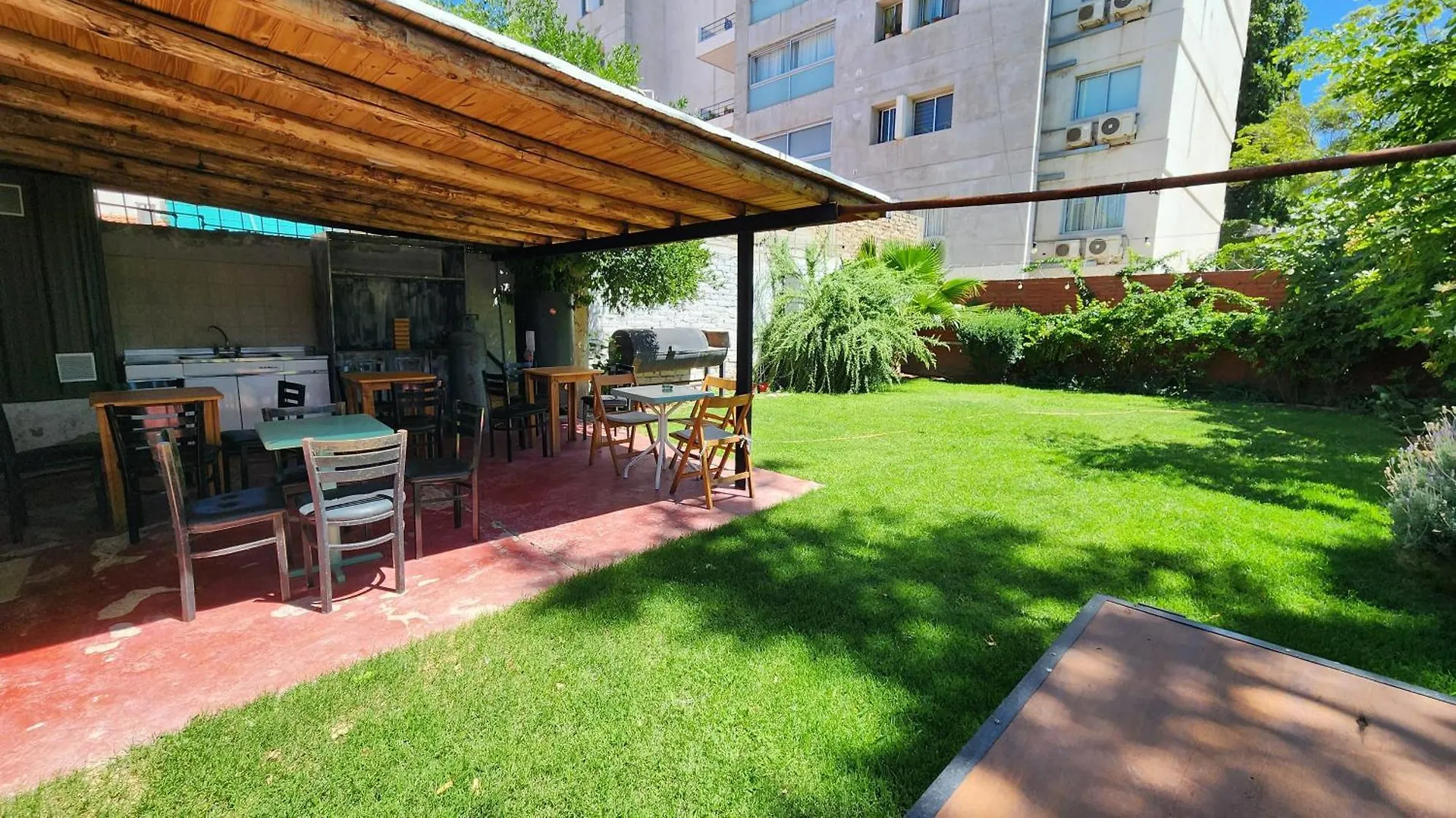 J B J Hotel Mendoza 2*,  Argentina