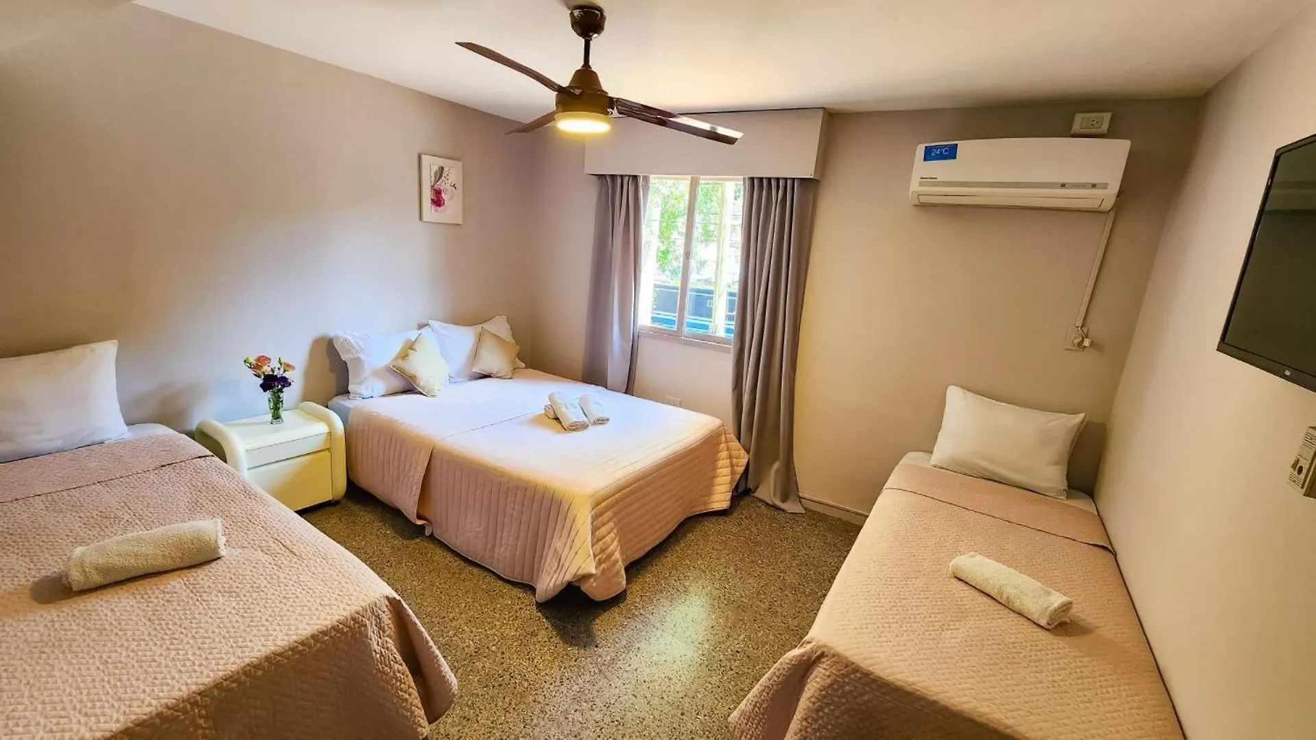 **  J B J Hotel Mendoza Argentina